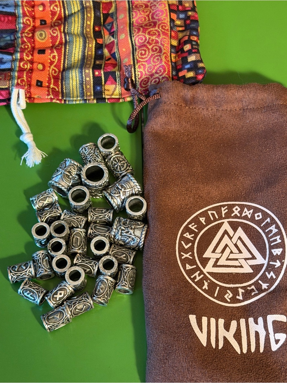 Viking Vintage Qty 32 Rune Futhark Stainless Steel Beard Beads & Bags 3 Sizes - Picture 1 of 9